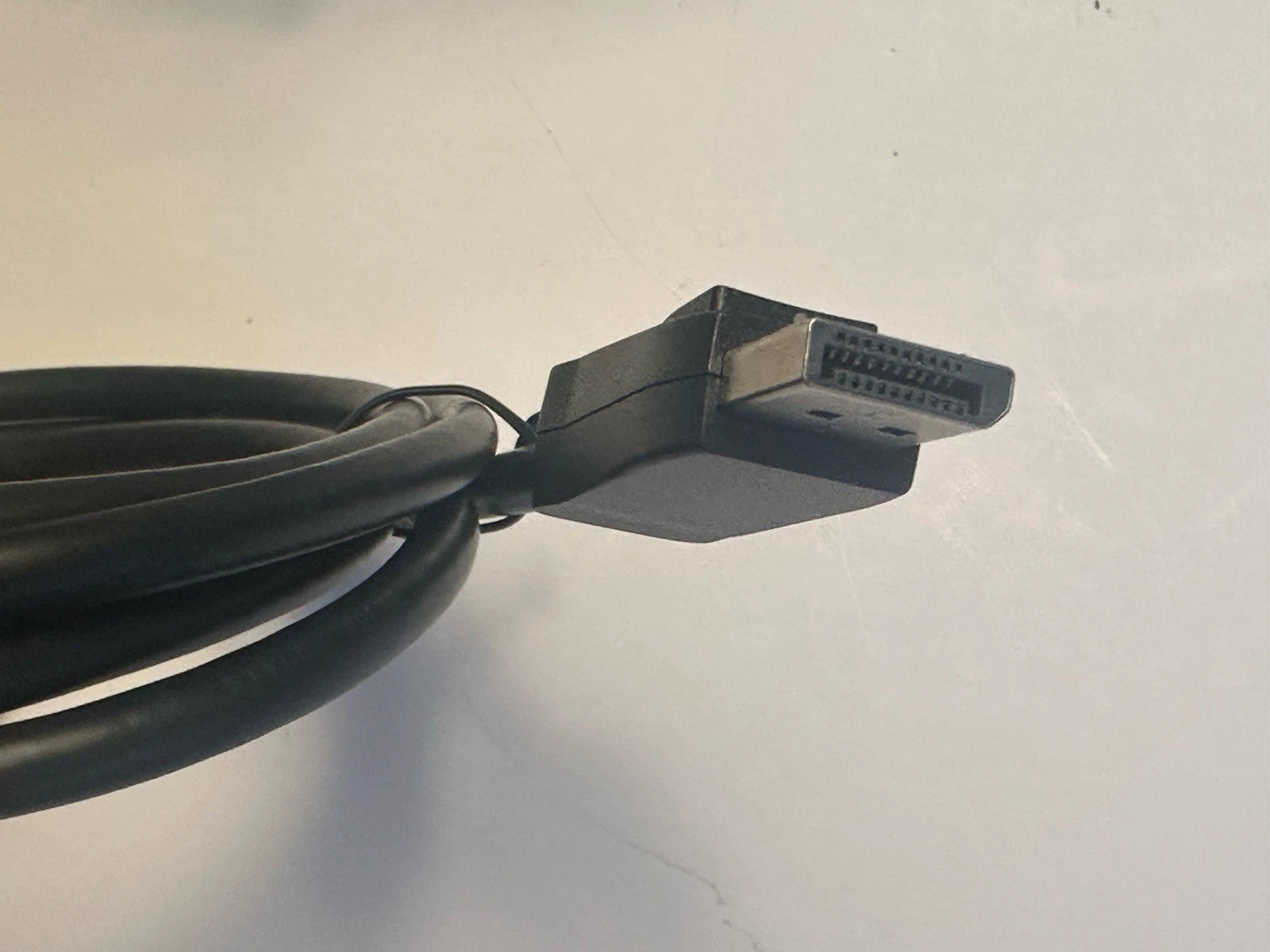 Lenovo OEM DisplayPort Cable 1.8M DP 1.4 4K 144Hz / 8K 60Hz Compatible