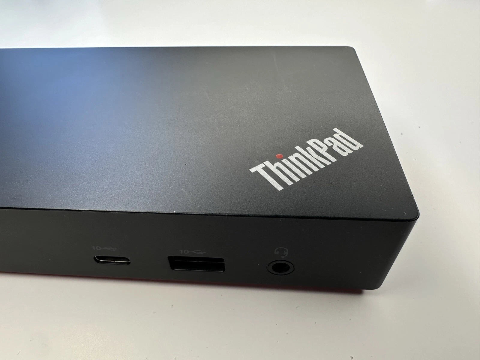 Lenovo ThinkPad Universal USB-C Dock 40AY w/ 90W AC Adapter LDA-KP